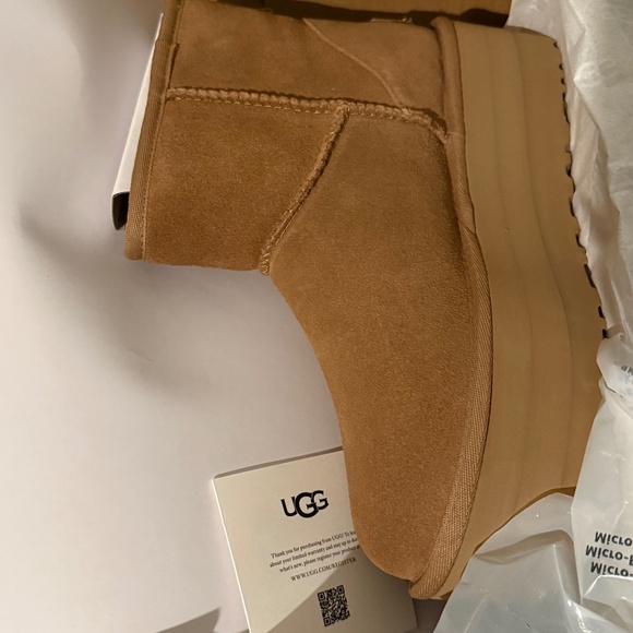 New🤎UGG® Classic Mini Platform Boot (Women) - Picture 6 of 8